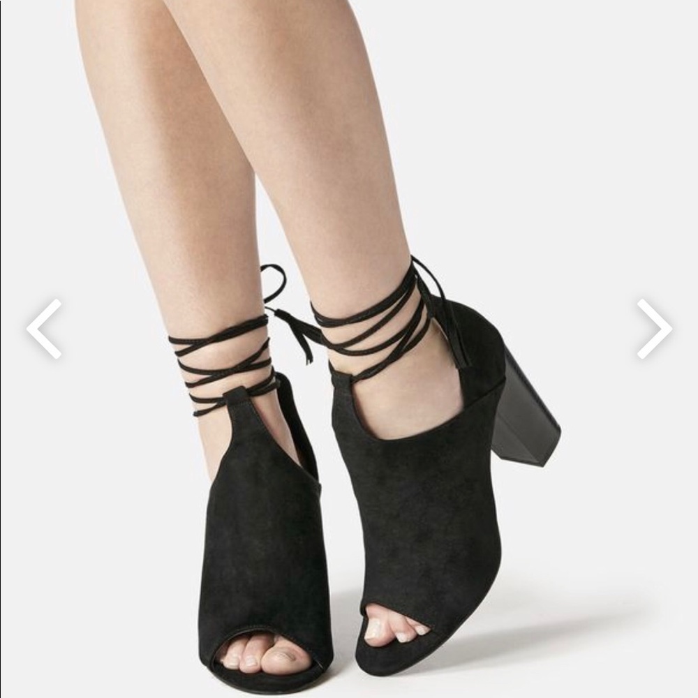 Mary-Kate Heeled Sandal